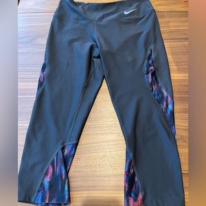 Nike Dri-FIT Medium M 3/4 Leggings Gray Electric Fire Multi-color Phone Pocket